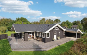 4 Bedroom Gorgeous Home In Storvorde, Egense